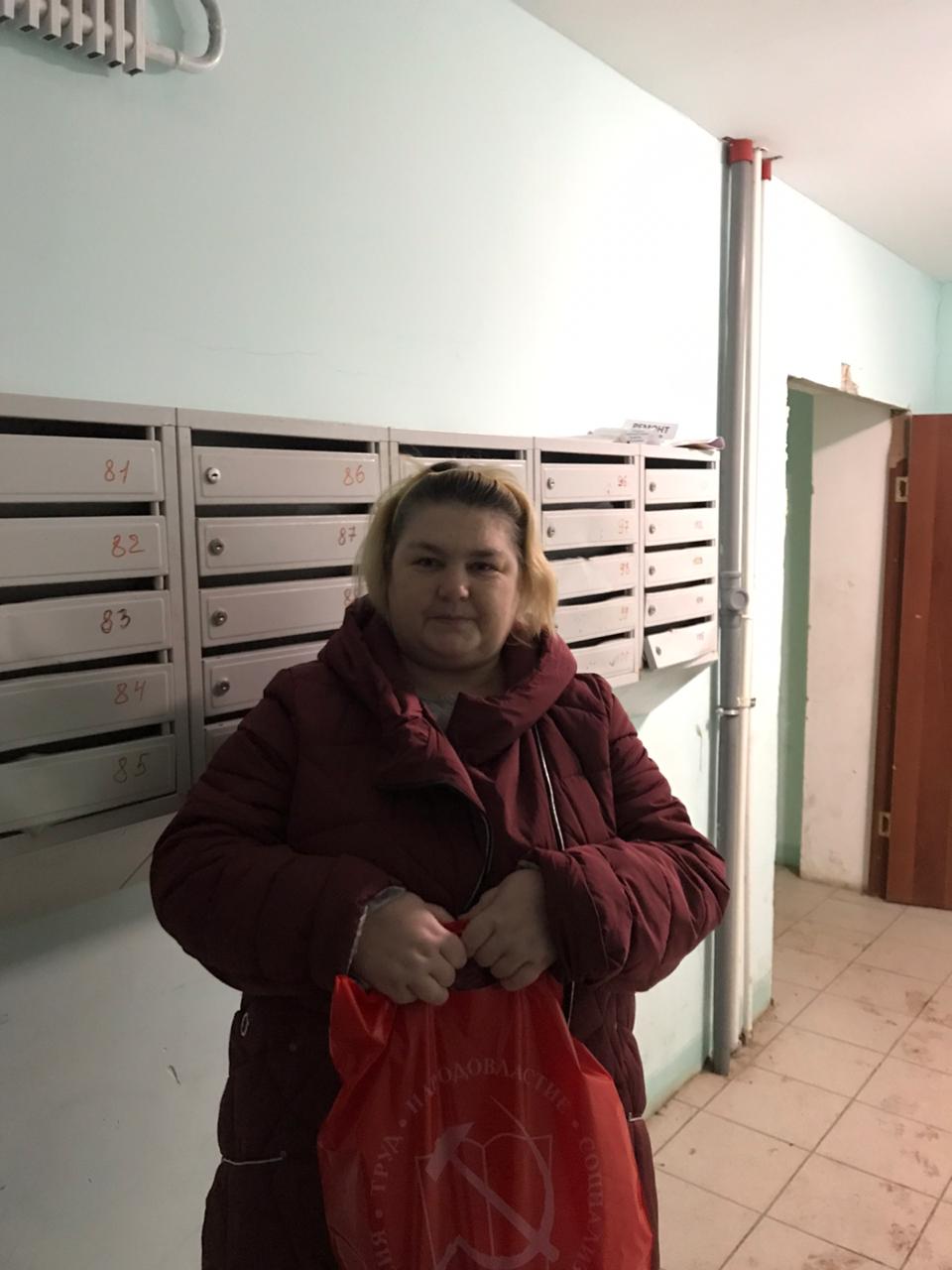 Клинские коммунисты помогают нуждающимся