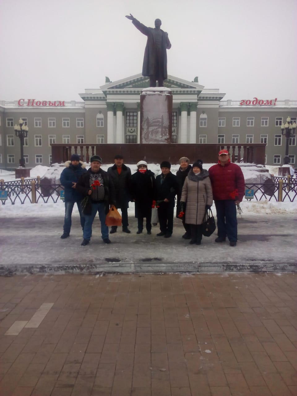 Коммунисты Ступино чтят память о Ленине