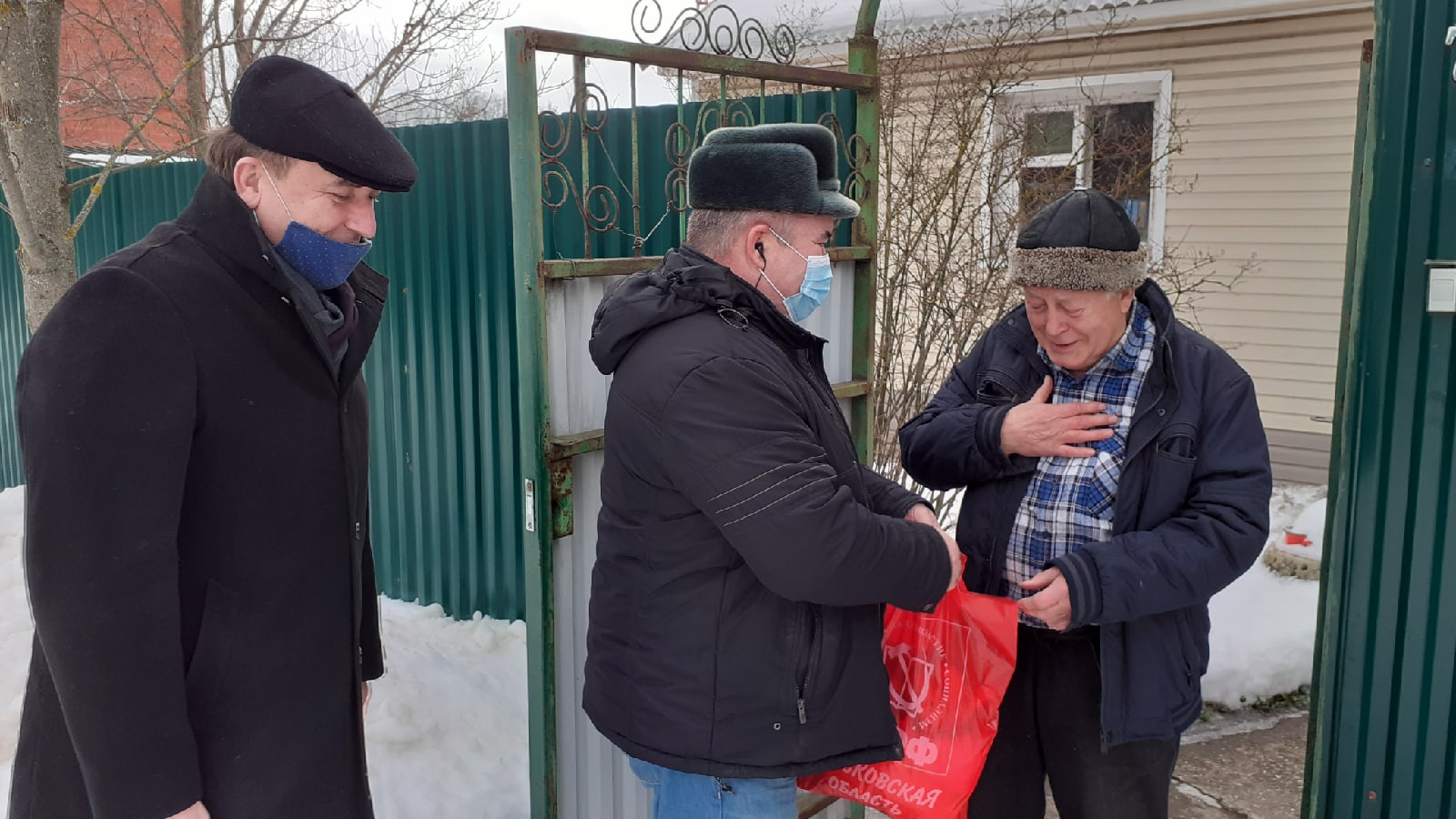 Ступинские коммунисты помогают ветеранам