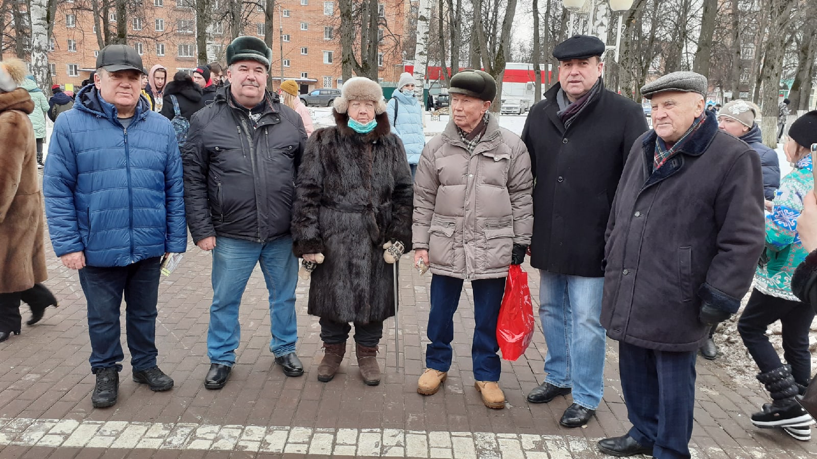 Ступинские коммунисты помогают ветеранам