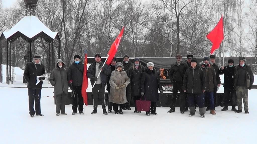 Возложение цветов в канун Дня защитника Отечества