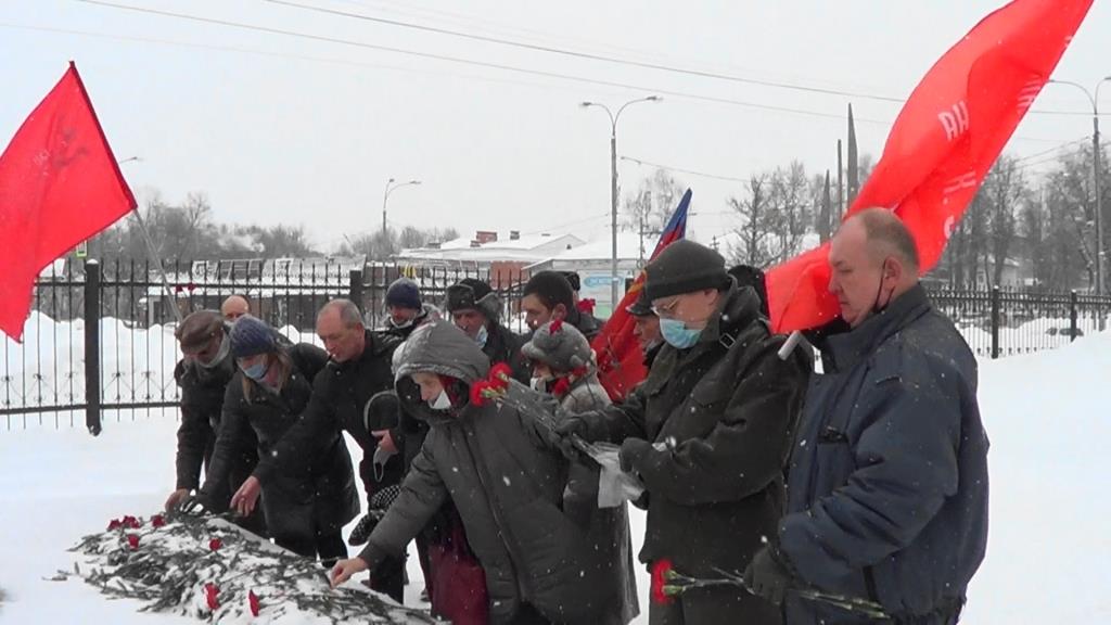 Возложение цветов в канун Дня защитника Отечества