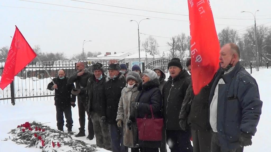 Возложение цветов в канун Дня защитника Отечества