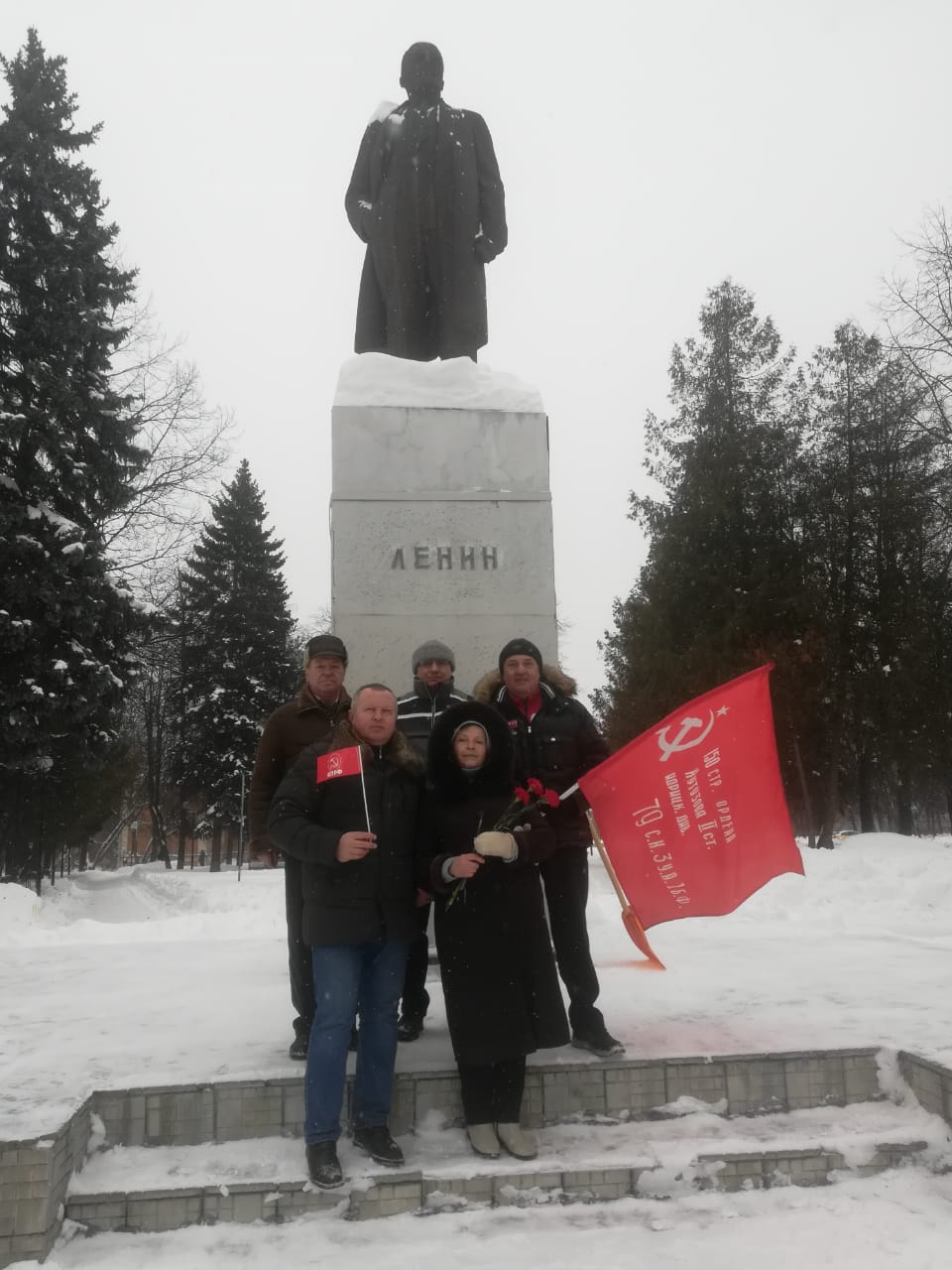 Серпуховские коммунисты почтили память солдат