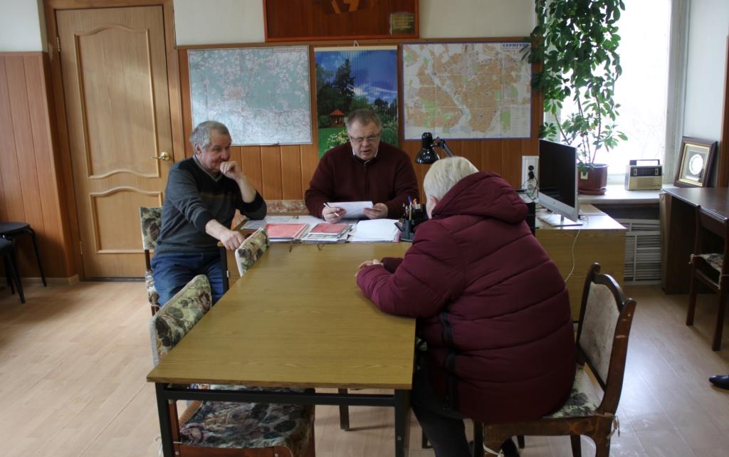 Депутат-коммунист Александр Наумов провёл приём жителей в Серпухове