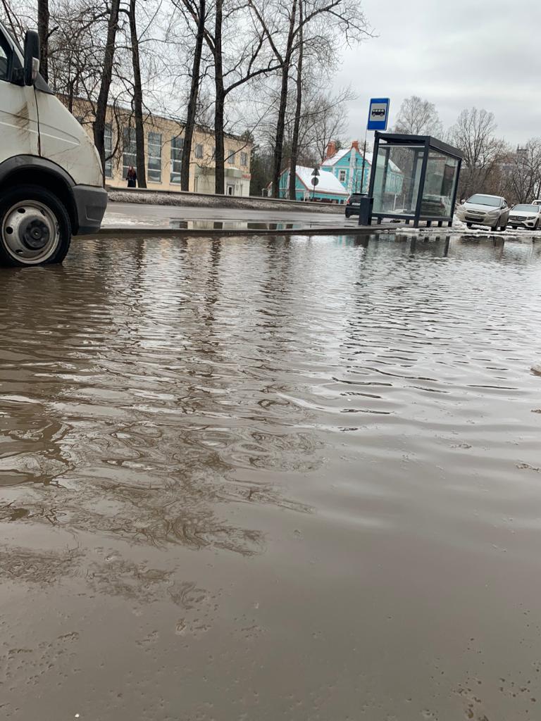 КПРФ помогает