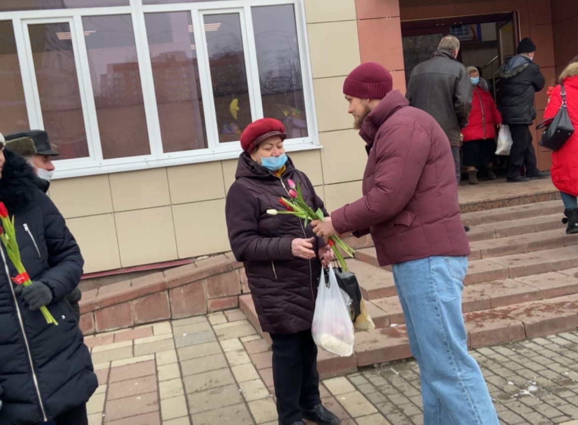 Весенний букет поздравлений от Балашихинских коммунистов