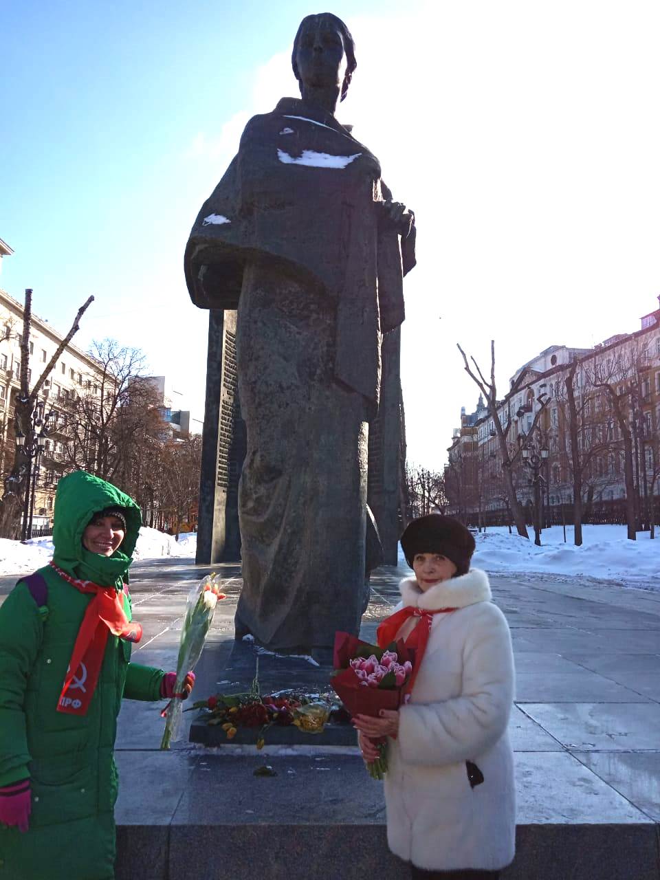 «Держите крепче связь с массами, проводите в жизнь заветы Ленина.» Н.К. Крупская