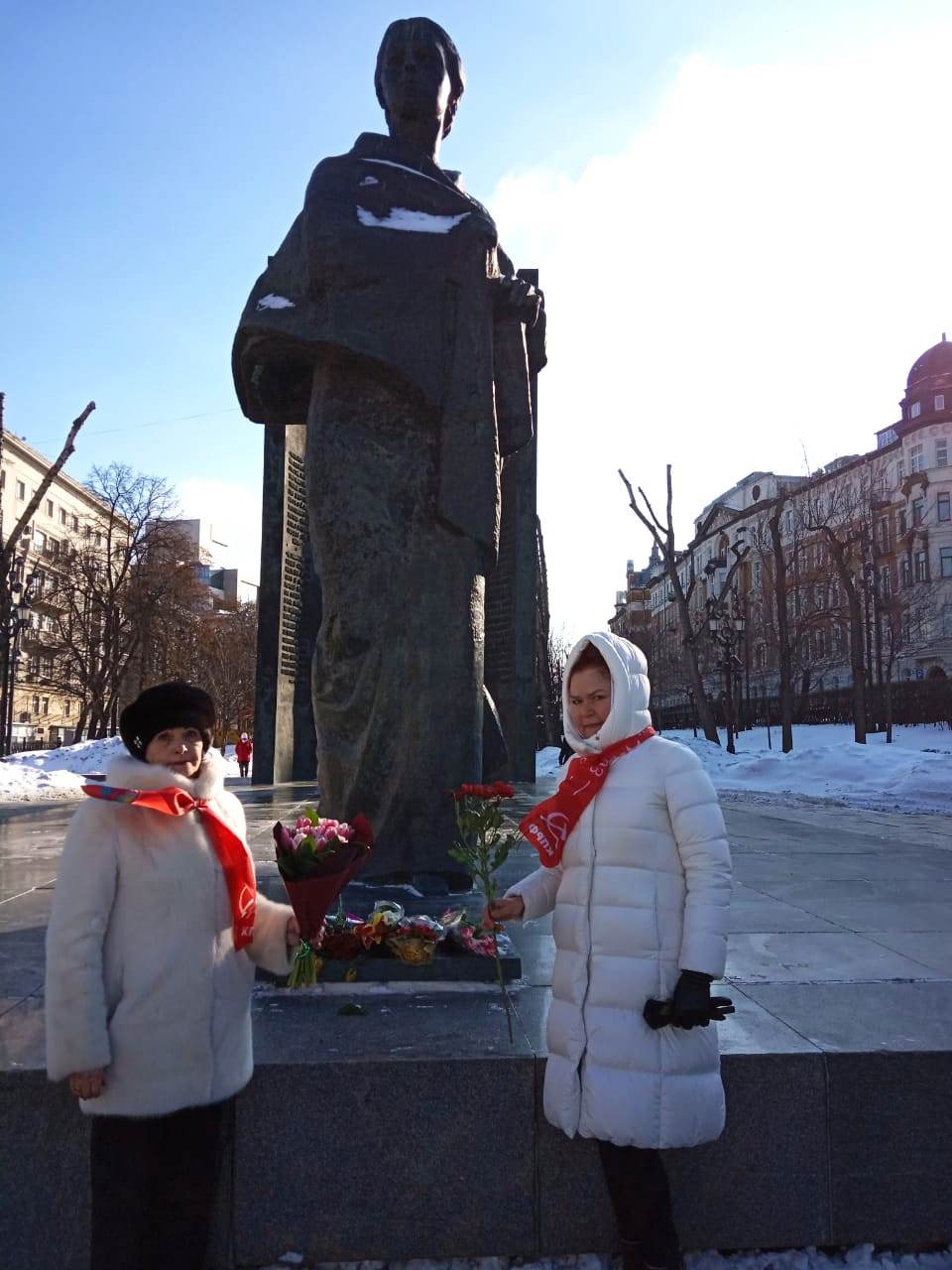 «Держите крепче связь с массами, проводите в жизнь заветы Ленина.» Н.К. Крупская