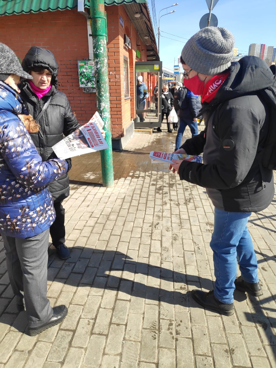 Красногорские коммунисты рядом с народом!
