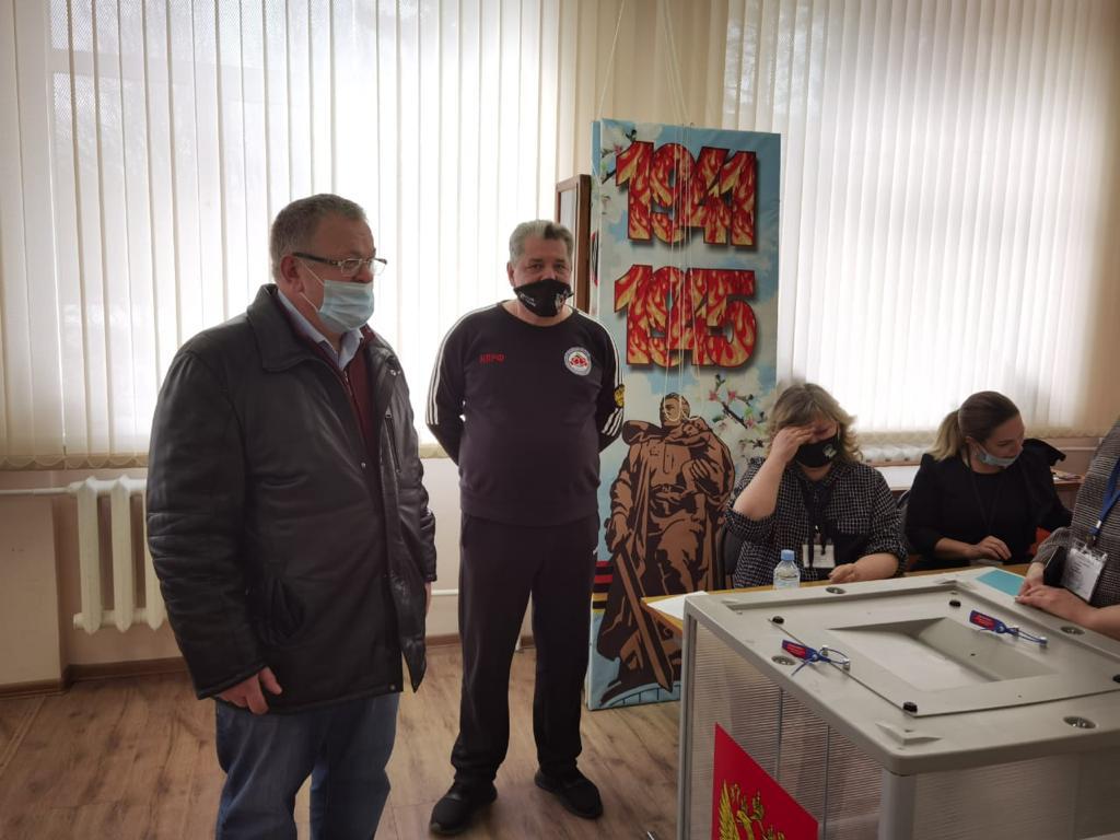 Секретарь МК КПРФ Александр Наумов посетил избирательные участки в Пушкино