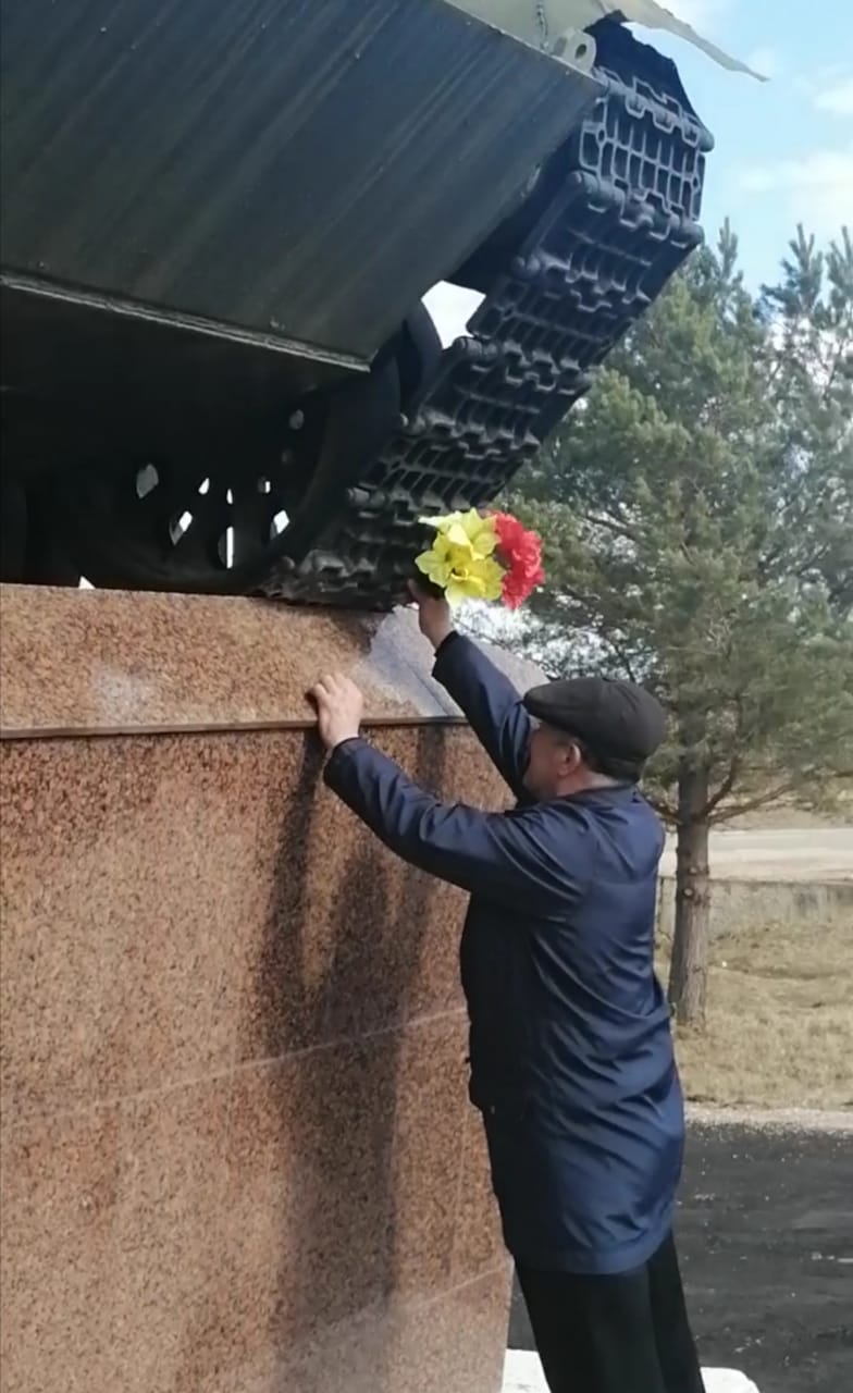 Партийная работа прежде всего