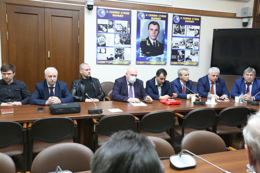 Идти вперёд, сохраняя великие традиции!
