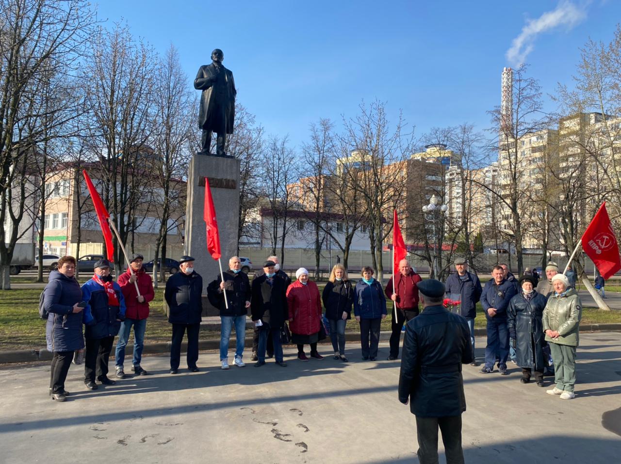 Коммунисты Реутова почтили память о Ленине