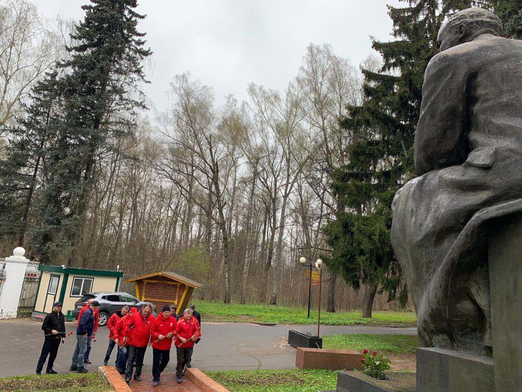 Дело Ленина в наших делах! Подмосковные коммунисты провели субботник в Горках Ленинских