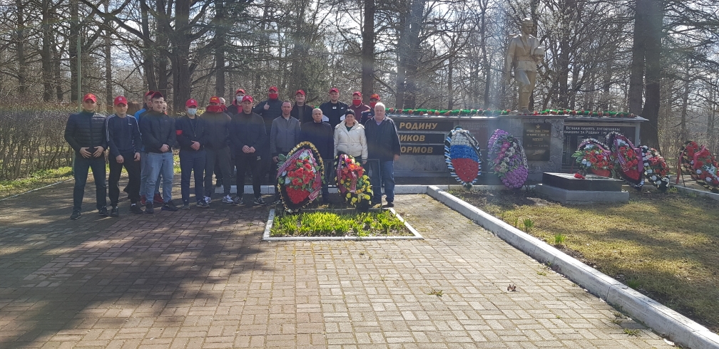 Лобненские коммунисты провели субботник