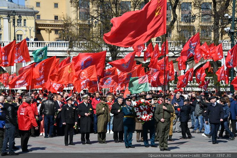 Г.А. Зюганов: Солидарность трудящихся сильнее всех танков, полицейских, сыщиков и предателей в мире!