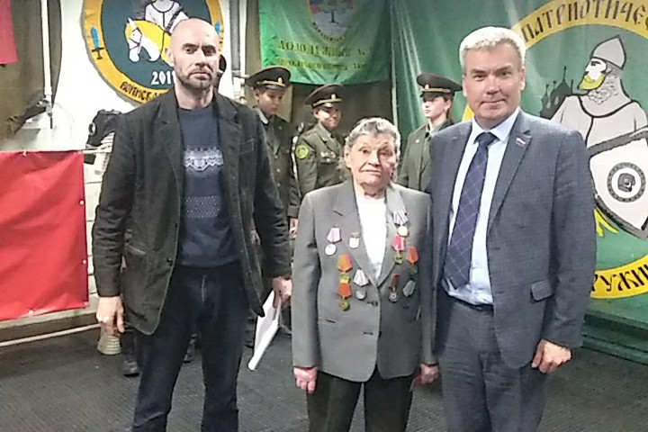 Сотрудники томилинского предприятия «Звезда» награждены медалями