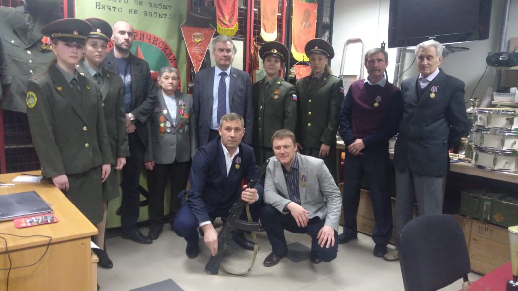 Сотрудники томилинского предприятия «Звезда» награждены медалями