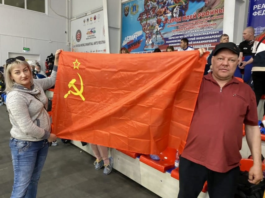 Знамя Победы на пьедестале почёта!