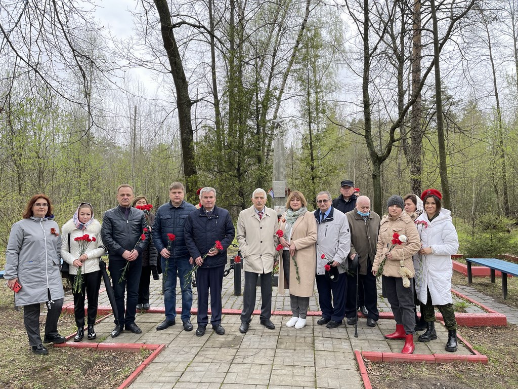 Коммунисты люберецкого отделения празднуют день Победы!