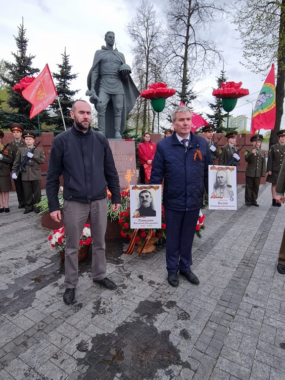 Коммунисты люберецкого отделения празднуют день Победы!