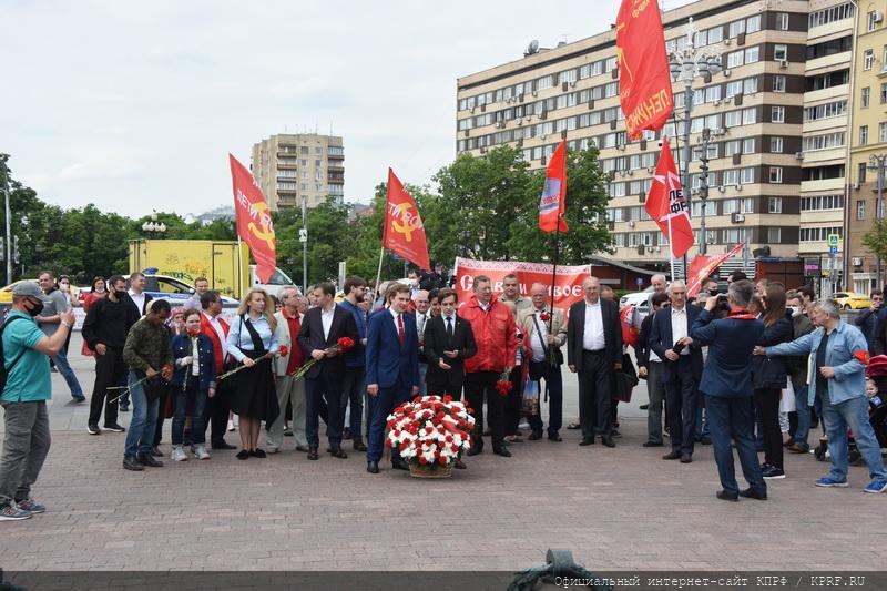 Г.А. Зюганов: Имя Пушкина вдохновляет нас на борьбу за свободу и справедливость!