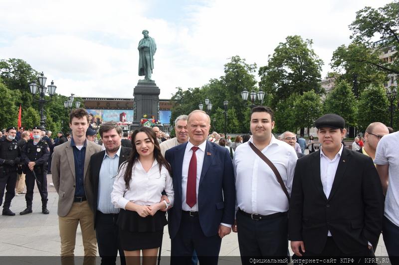 Г.А. Зюганов: Имя Пушкина вдохновляет нас на борьбу за свободу и справедливость!
