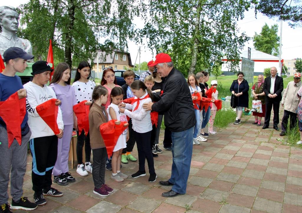 Приём в пионеры и октябрята