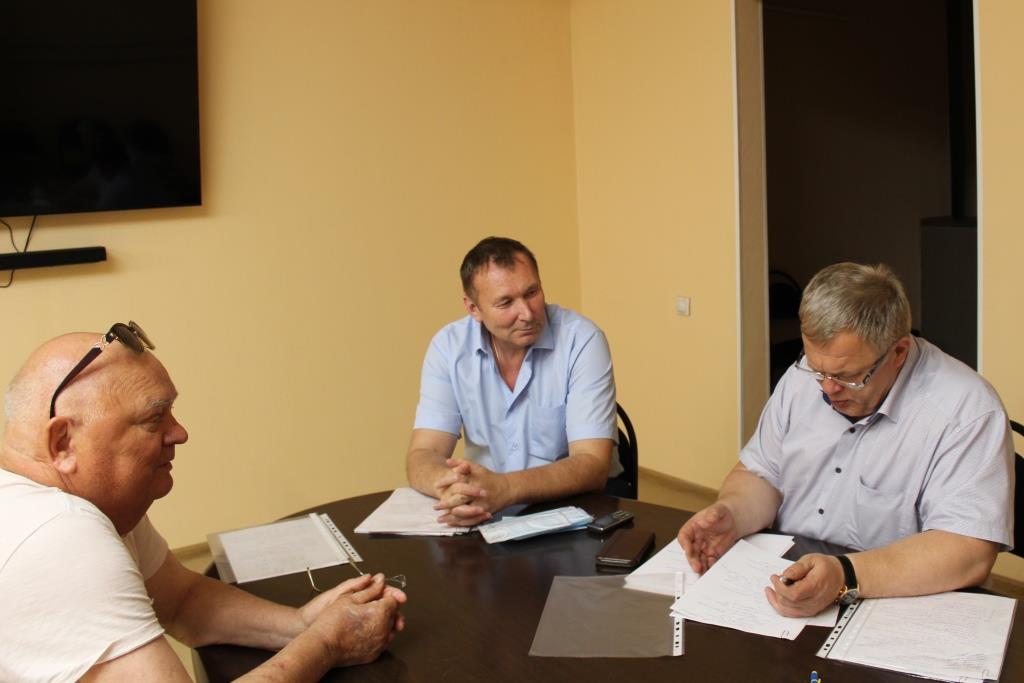 Депутат-коммунист Александр Наумов провёл приём граждан в Озёрах