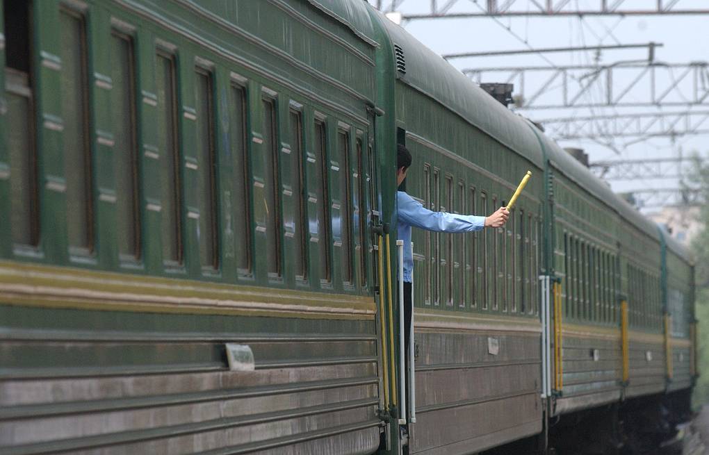 Людку сдал, Людку принял…