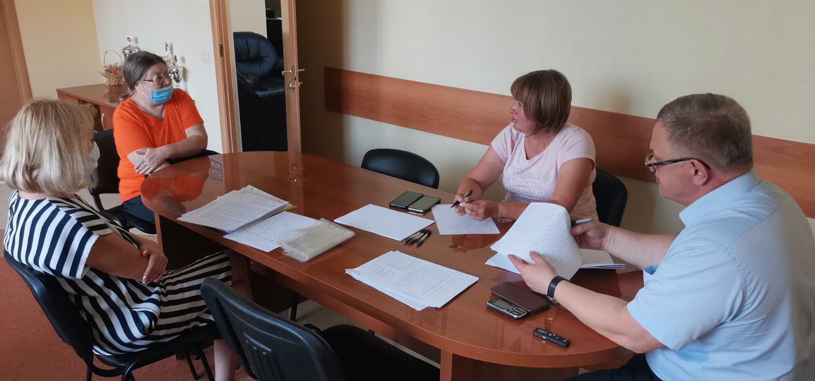 Депутат-коммунист Александр Наумов провел приём граждан в Домодедово