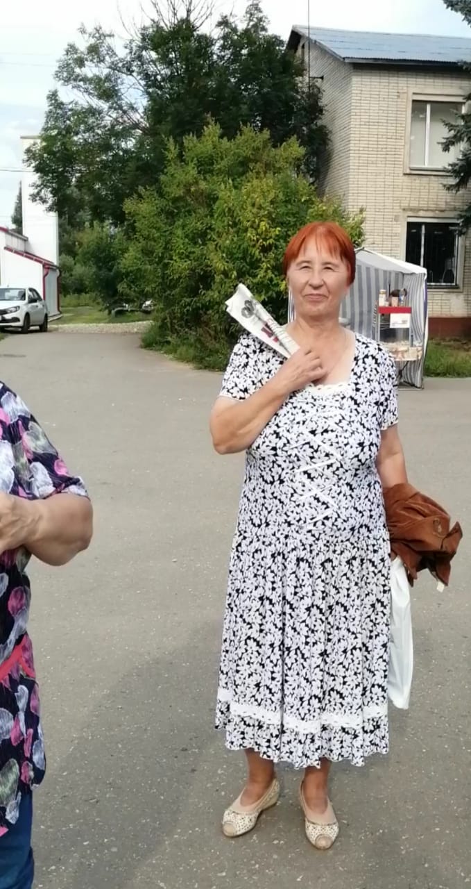 Раздача партийной прессы в Лотошино