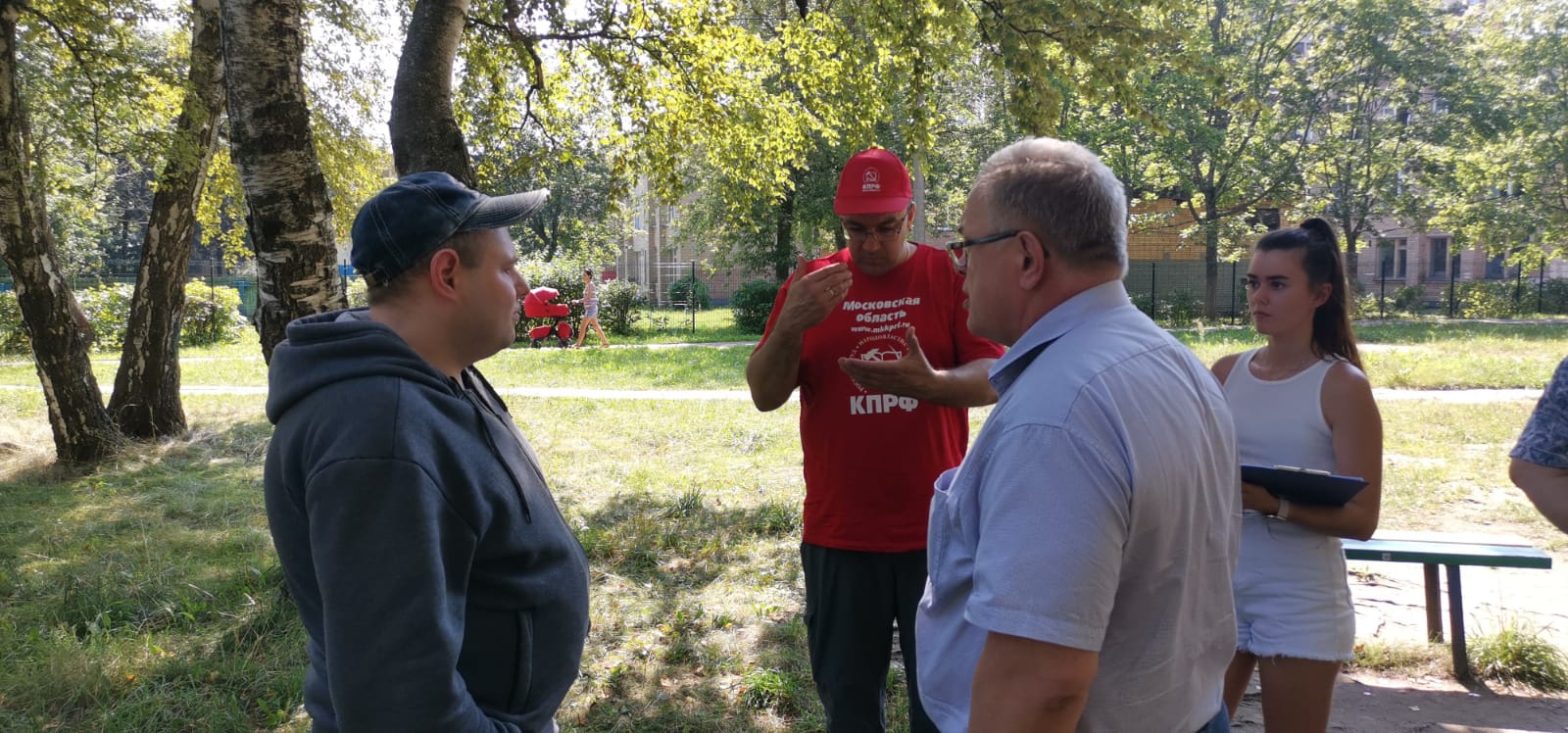 Депутат-коммунист Александр Наумов провел встречи с жителями города Ступино