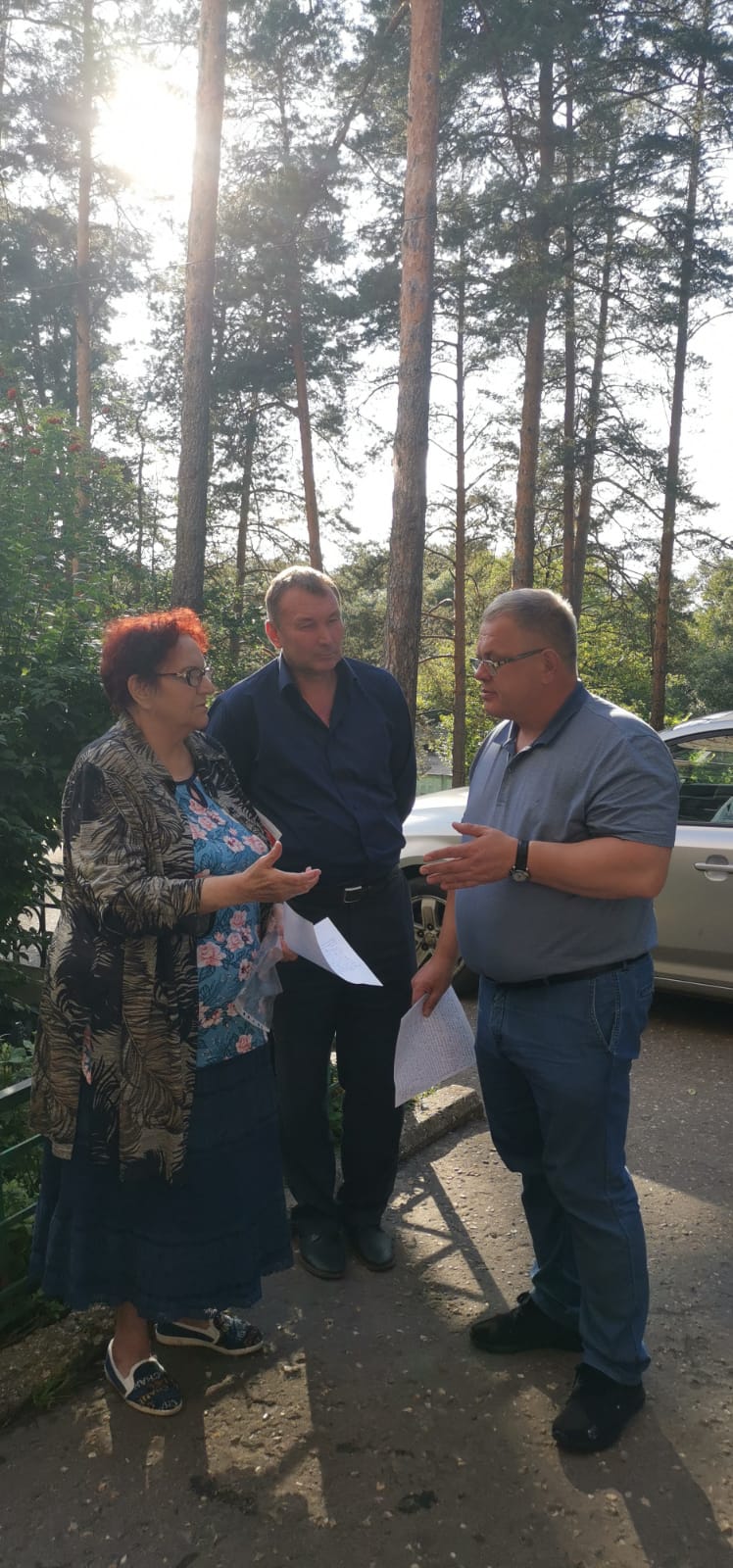 Жители Тарбушево просят о помощи депутата-коммуниста Александра Наумова