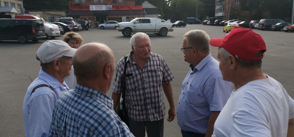 Встреча депутата-коммуниста Александра Наумова с жителями посёлка Данки
