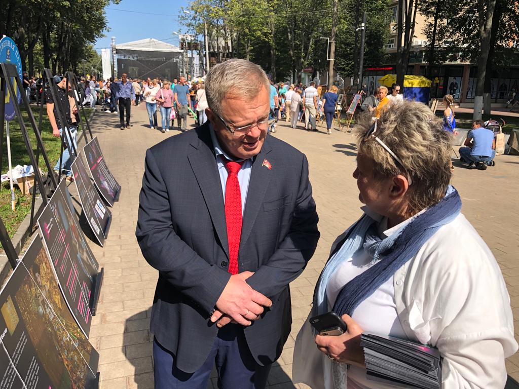 Депутат-коммунист Александр Наумов поздравил жителей Ступино с Днём города
