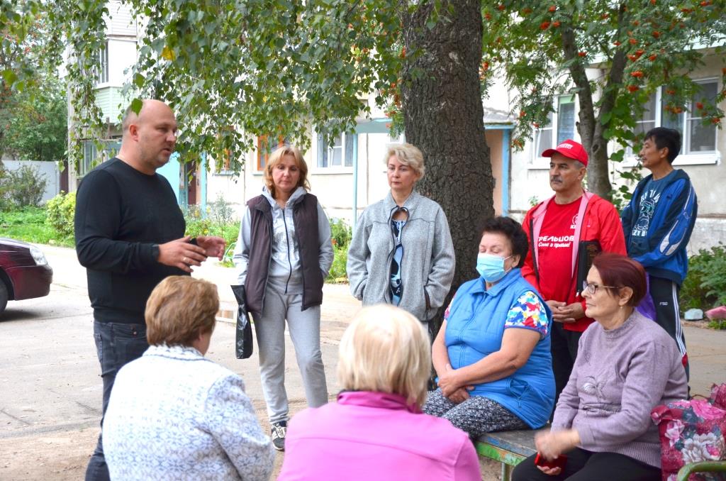 Сергей Стрельцов: больше отбирают, чем дают