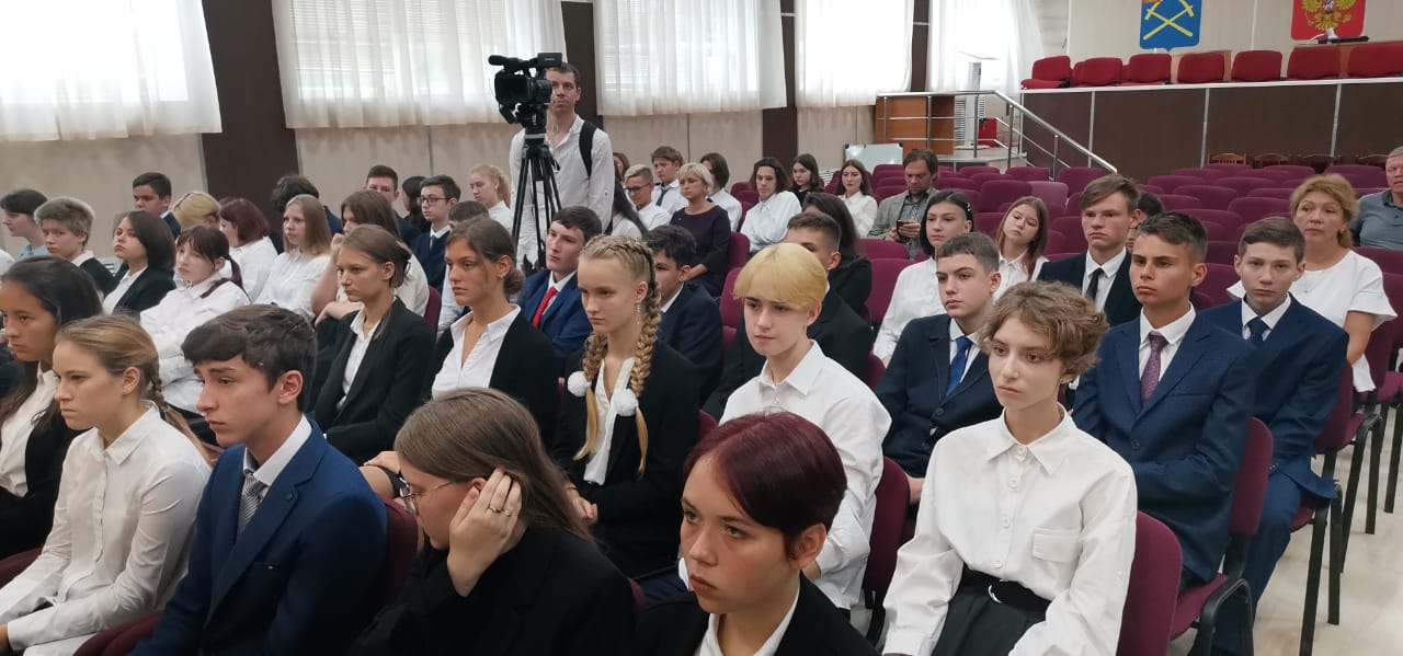 Урок мужества в гимназии имени Подольских курсантов