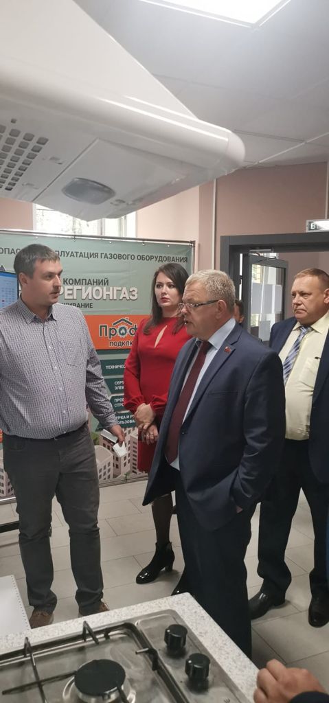 Депутат-коммунист Александр Наумов поздравил работников «Серпрегионгаза» с профессиональным праздником