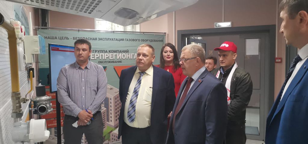 Депутат-коммунист Александр Наумов поздравил работников «Серпрегионгаза» с профессиональным праздником