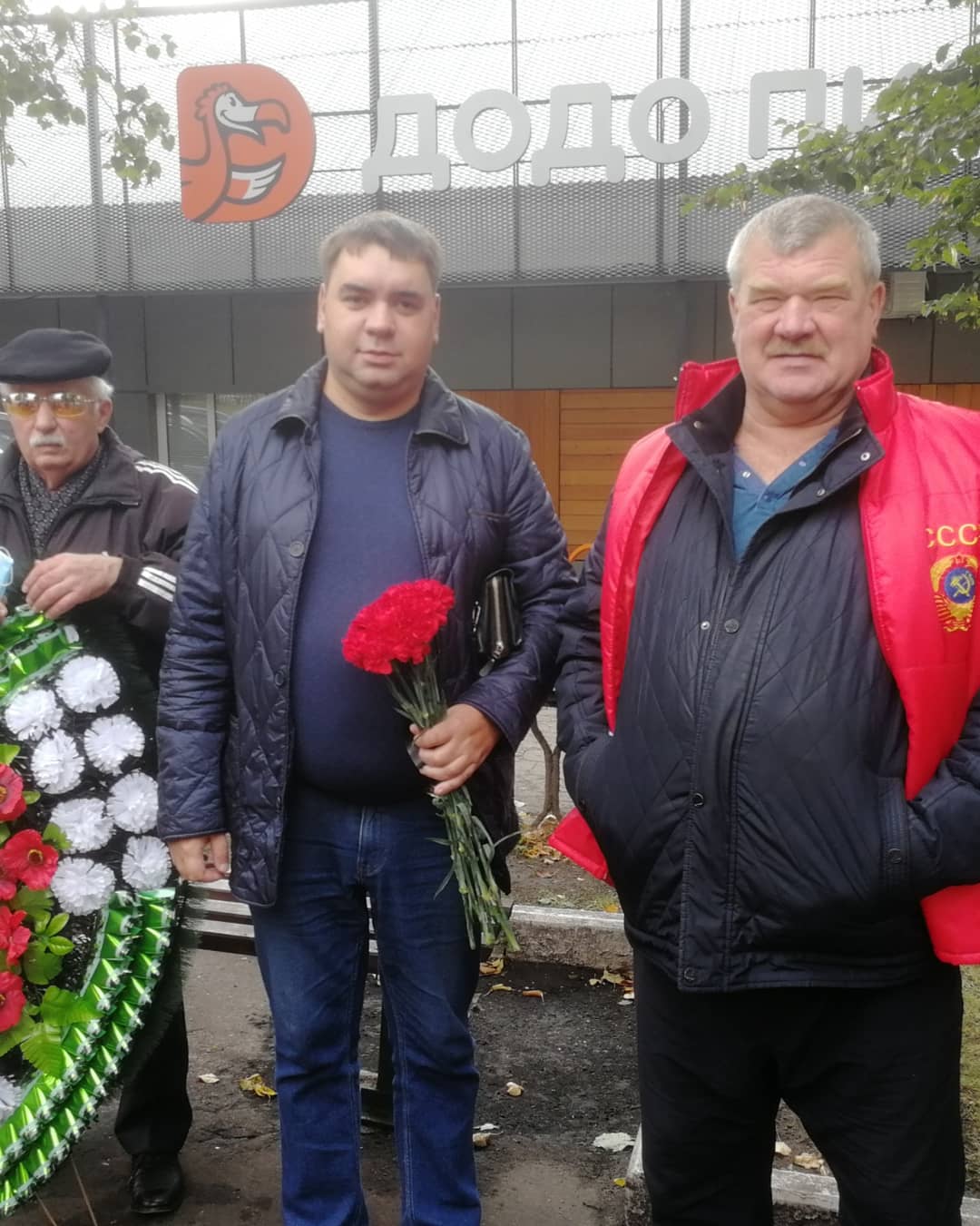 В день города Чехов, коммунисты возложили цветы к памятнику В.И. Ленина