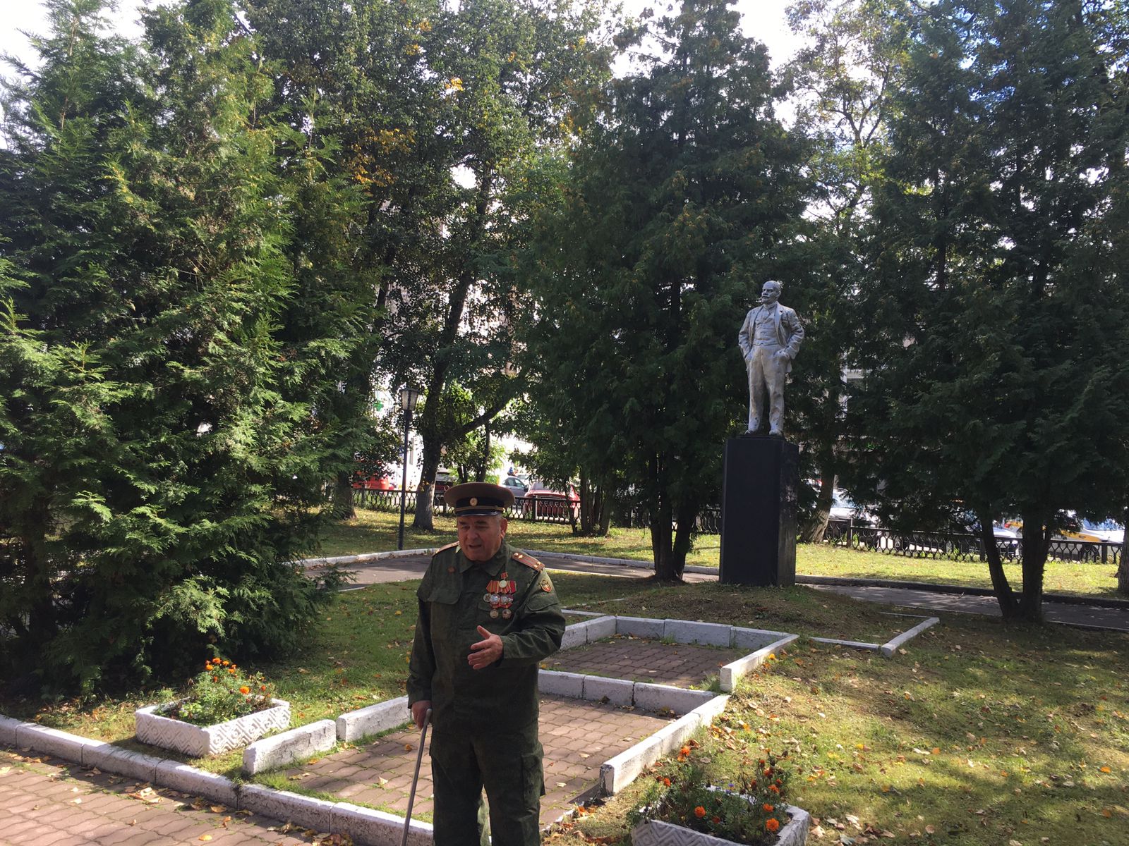 В день города Чехов, коммунисты возложили цветы к памятнику В.И. Ленина