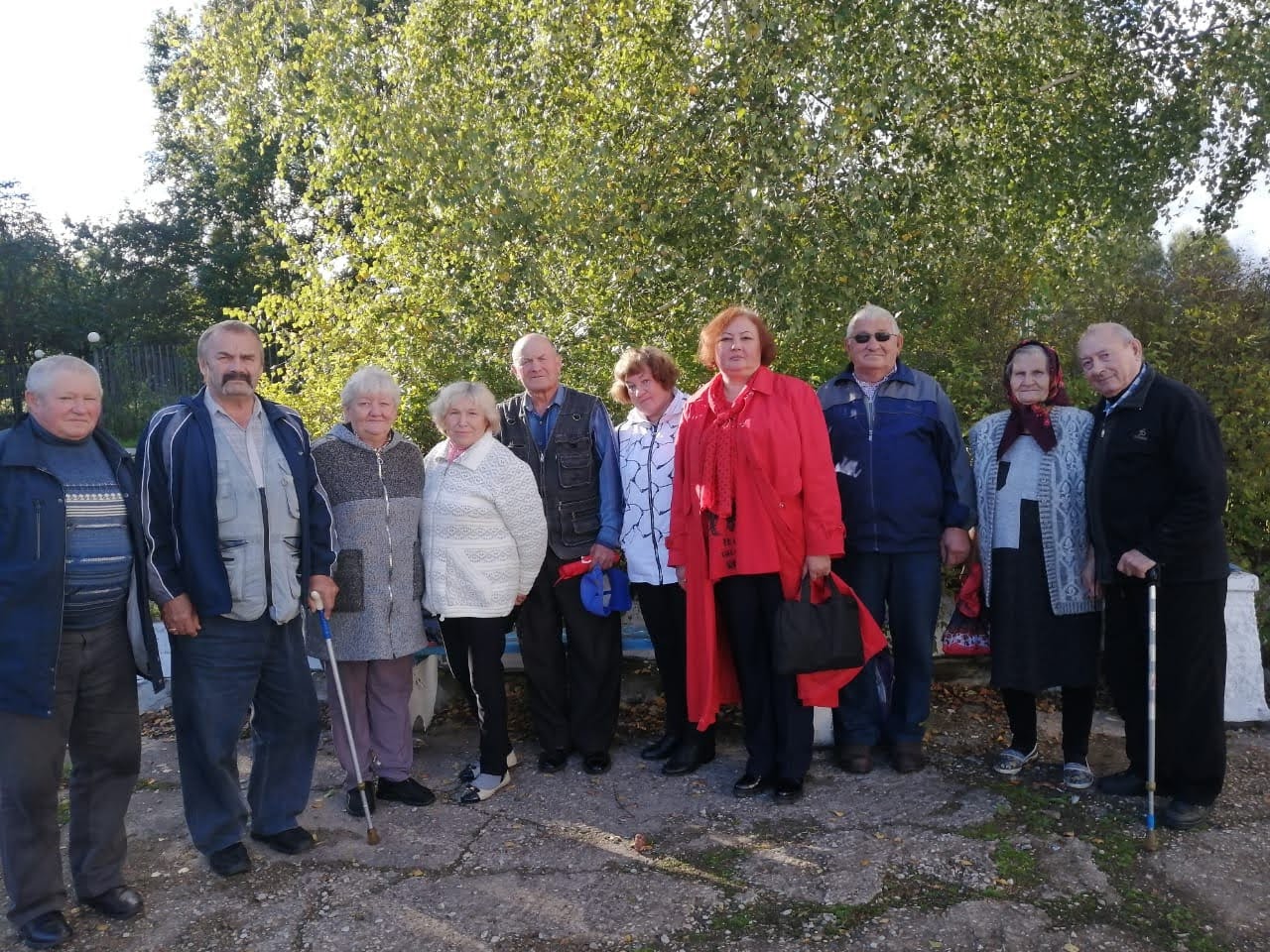 Лотошино краснеет агитматериалами
