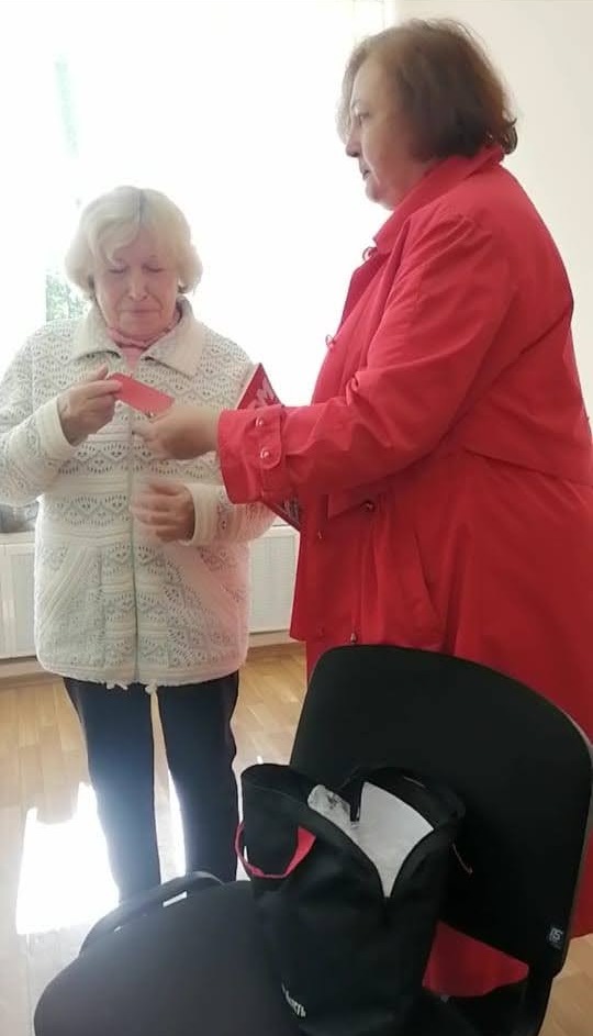 Лотошино краснеет агитматериалами