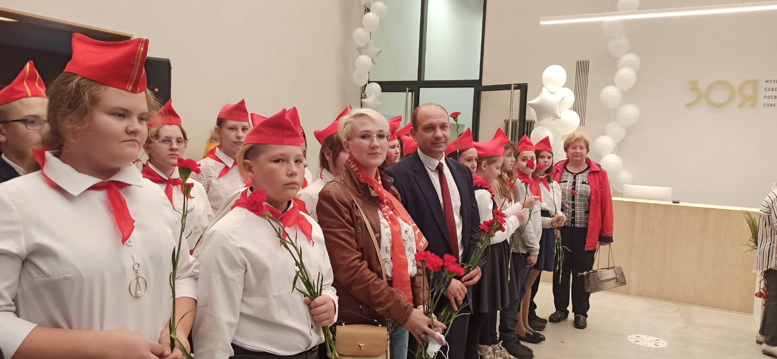 Пионерская дружина имени Зои Космодемьянской чтит подвиг юной подпольщицы