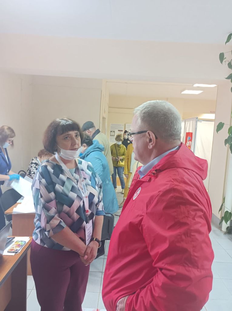 Кандидат в депутаты Мособлдумы Александр Наумов посетил избирательные участки