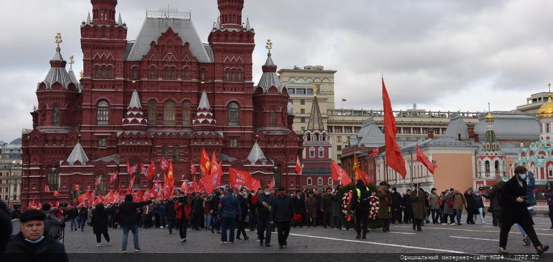 Великому Октябрю 1917 года - Слава!