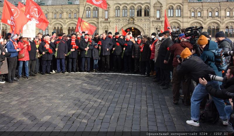 Великому Октябрю 1917 года - Слава!