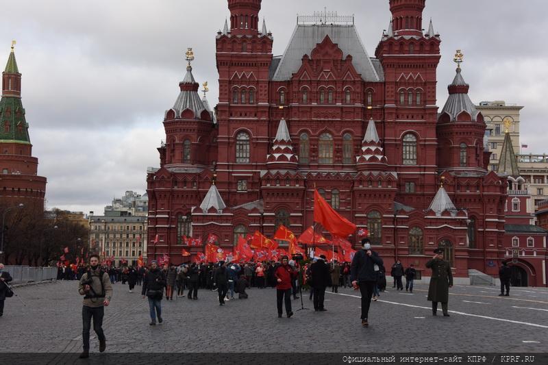 Великому Октябрю 1917 года - Слава!